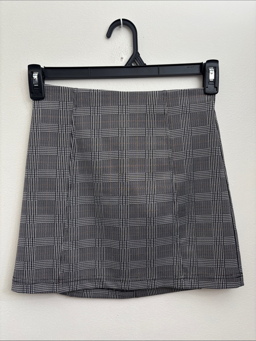 Sky & Sparrow XS Mini Skirt - Black and White
